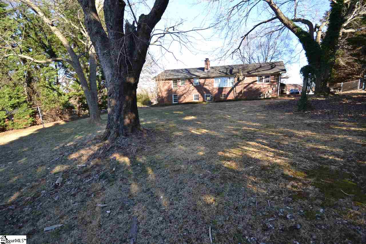 104 Montclair Road Greer, SC 29651 - Photo 4 of 19