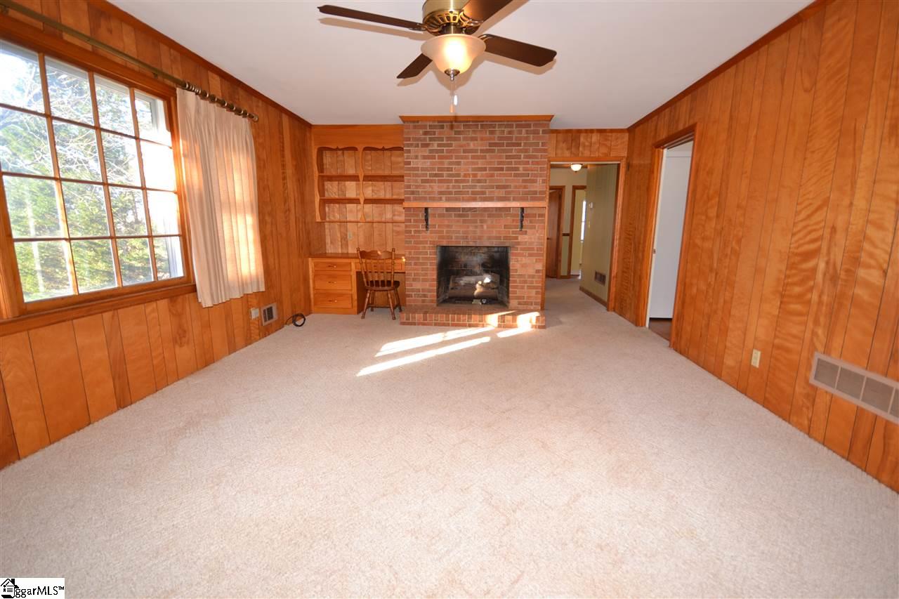 104 Montclair Road Greer, SC 29651 - Photo 5 of 19