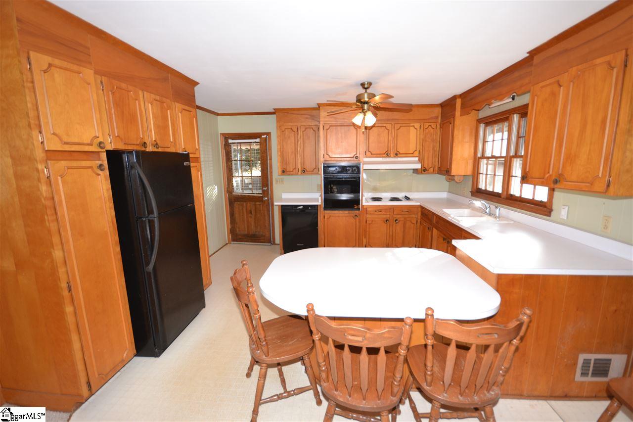 104 Montclair Road Greer, SC 29651 - Photo 6 of 19