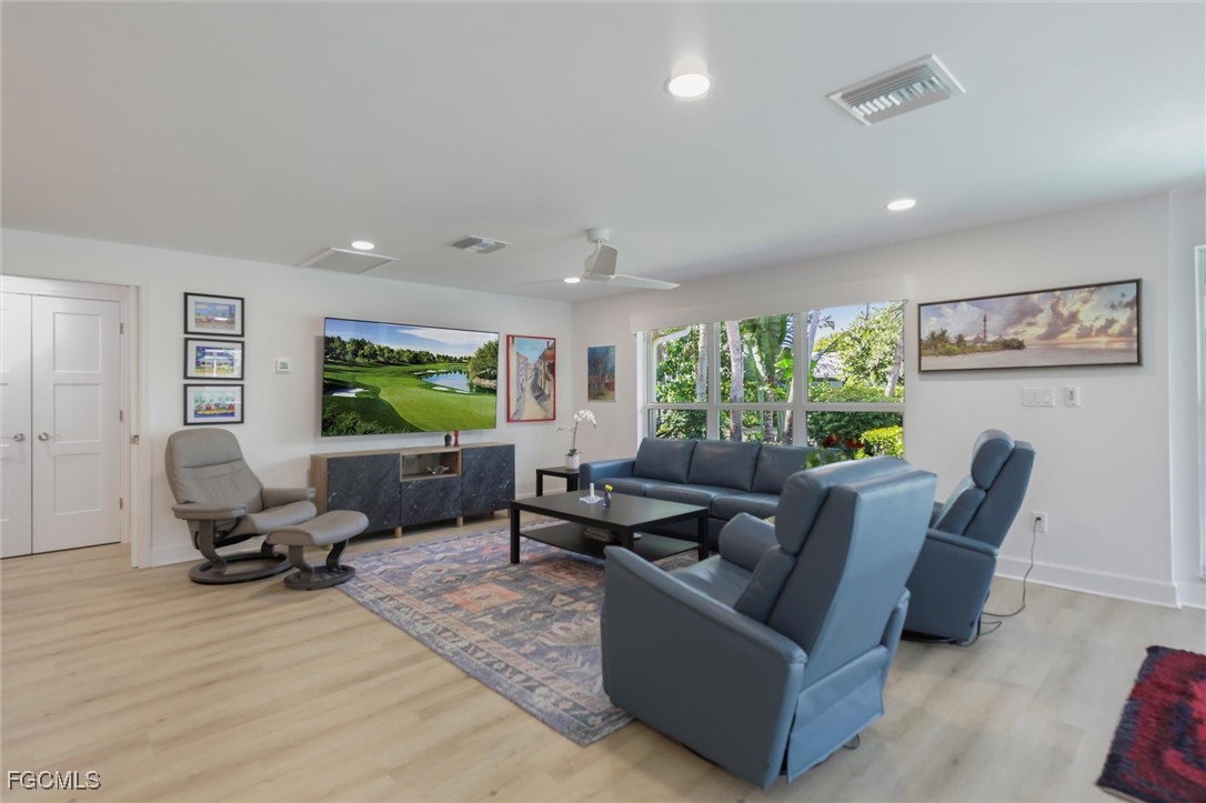 1264 Par View Drive Sanibel, FL 33957 - Photo 40 of 50 a living room with furniture and a window