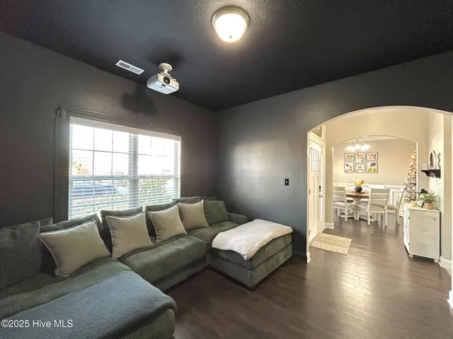 $405,000 | 422 Worsley Way, Jacksonville, NC 28546