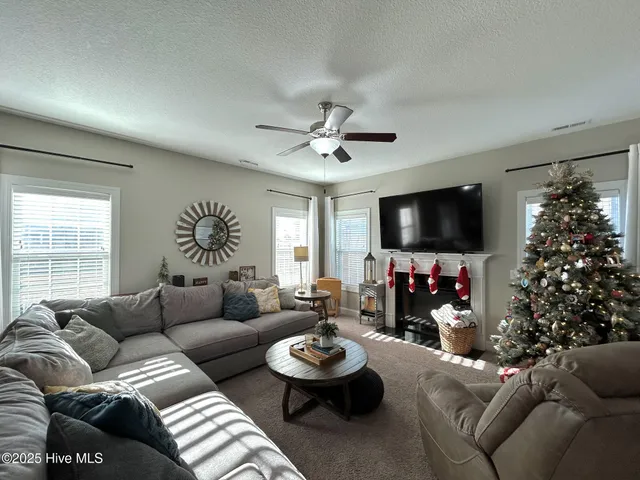 $405,000 | 422 Worsley Way, Jacksonville, NC 28546