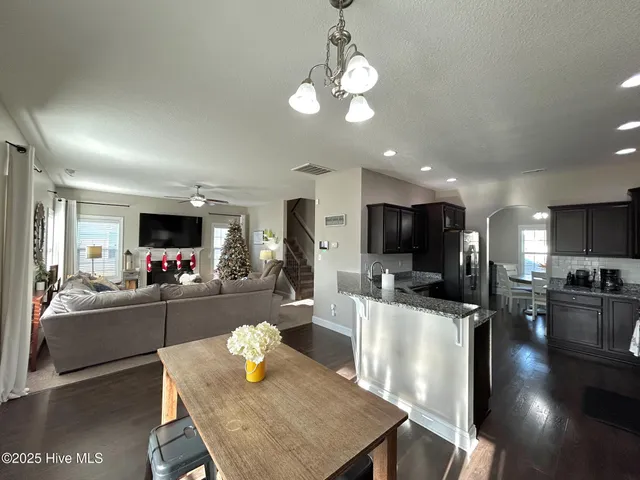 $405,000 | 422 Worsley Way, Jacksonville, NC 28546