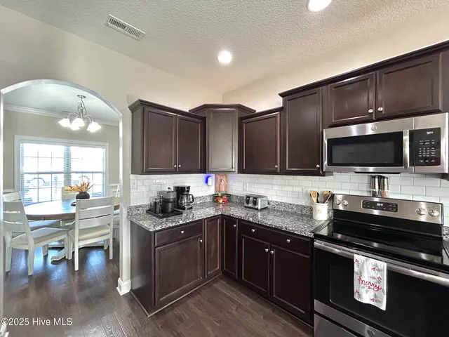 $405,000 | 422 Worsley Way, Jacksonville, NC 28546