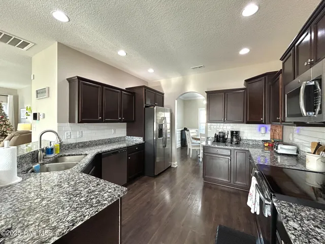 $405,000 | 422 Worsley Way, Jacksonville, NC 28546