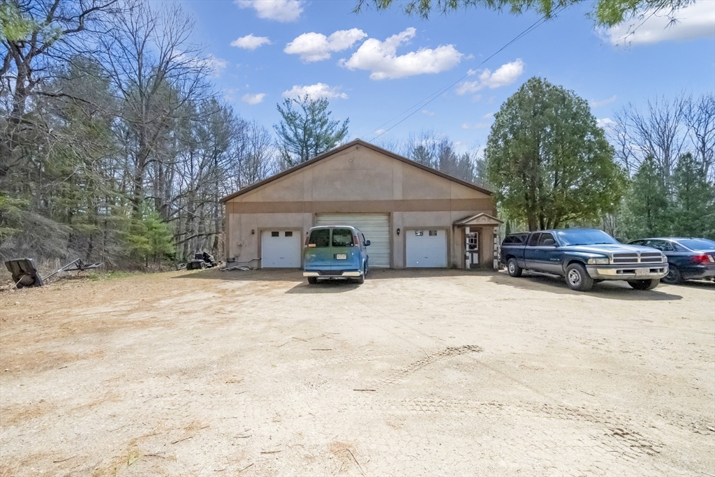 603 North Brookfield Road Oakham, MA 01068 - Photo 4 of 37