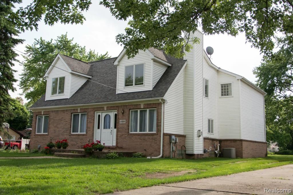 10685 Stark Road Livonia, MI 48150 - Photo 1 of 29 Front and Right Side view