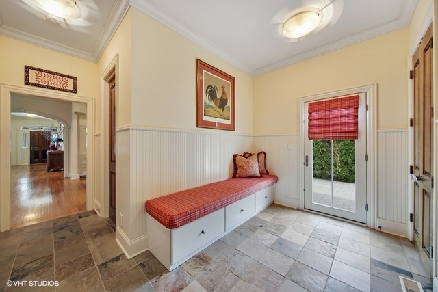 607 West Maple Street Hinsdale, IL 60521 - Photo 19 of 59 a room with furniture and window