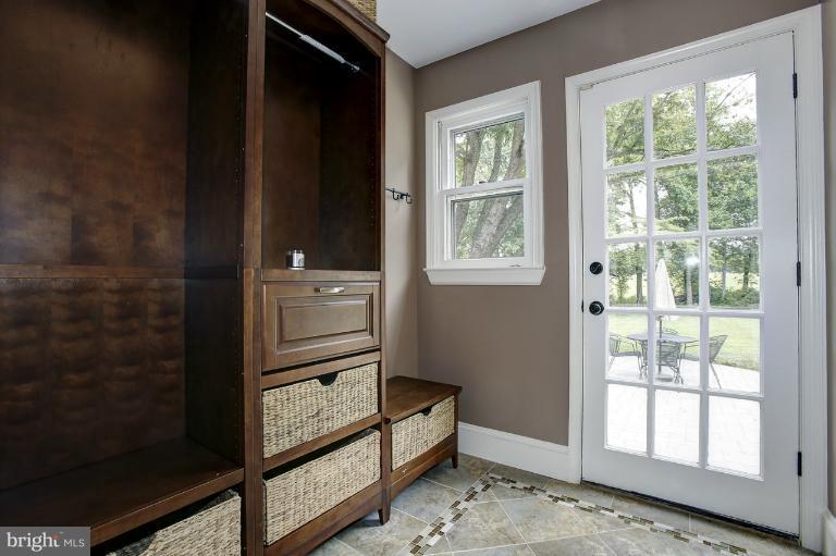 11820 Chapel Road Clifton, VA 20124 - Photo 22 of 27 Interior (General)