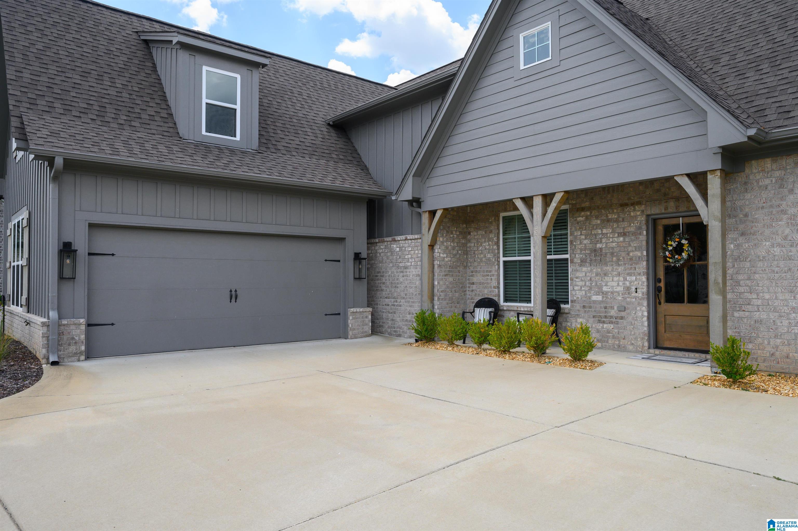 325 Kinross Cove Pelham, AL 35124 - Photo 3 of 48