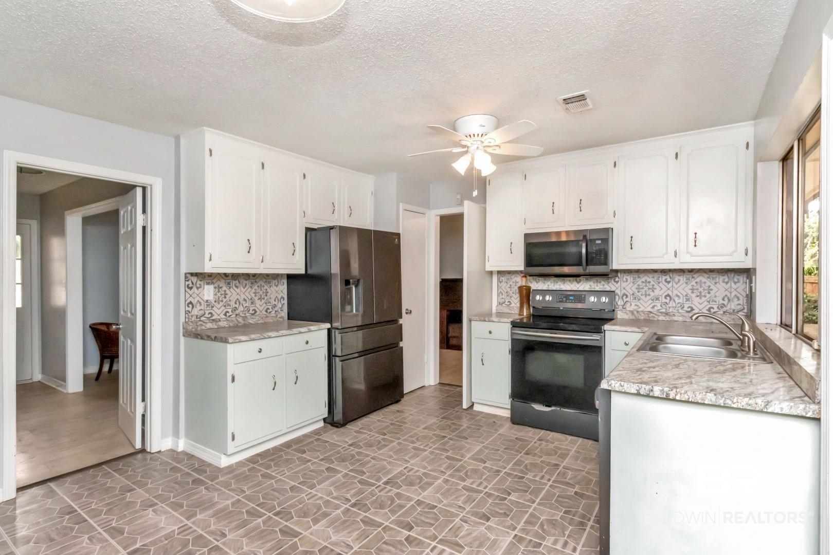4653 Fireside Way Mobile, AL 36609 - Photo 6 of 25