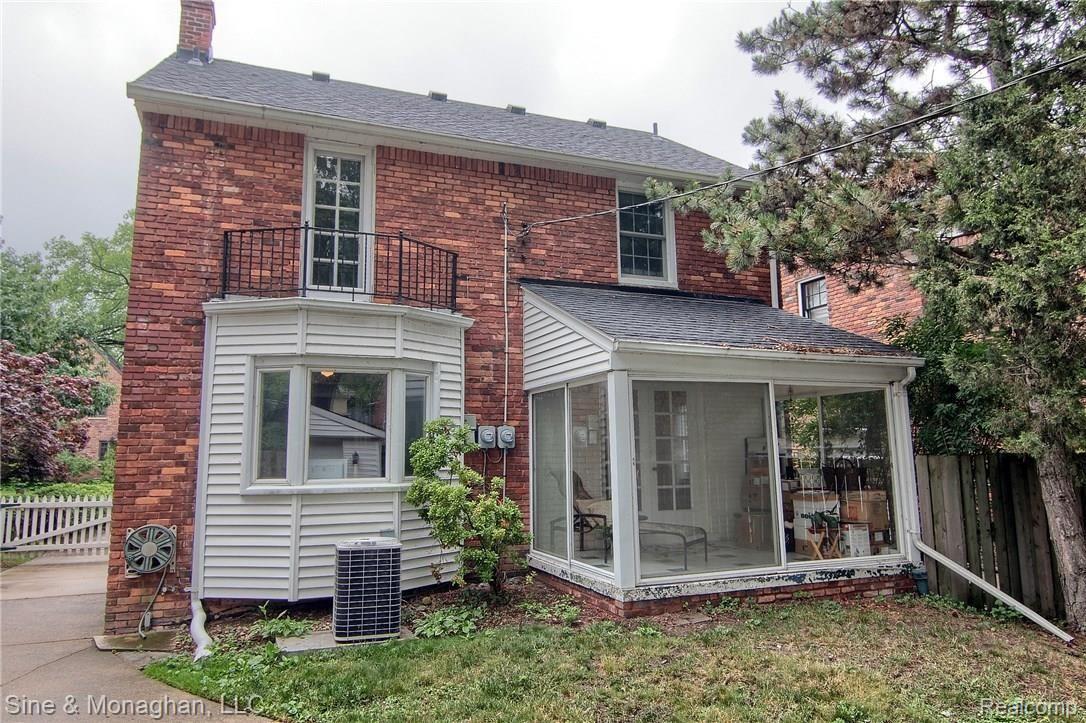 304 Moran Road Grosse Pointe, MI 48236 - Photo 28 of 30 Rear.jpg