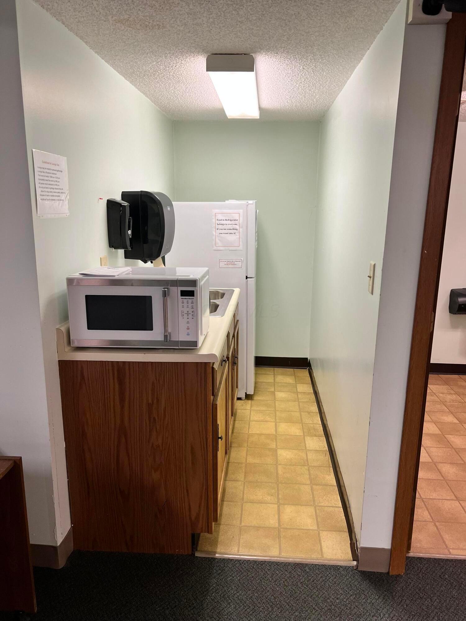 4141 Karl Road, Unit 309 Columbus, OH 43224 - Photo 24 of 27 Shared Kitchenette