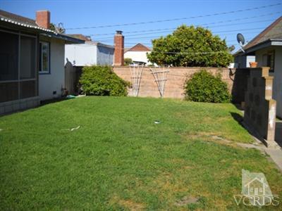 1018 West Roderick Avenue Oxnard, CA 93030 - Photo 3 of 7 a view of a backyard