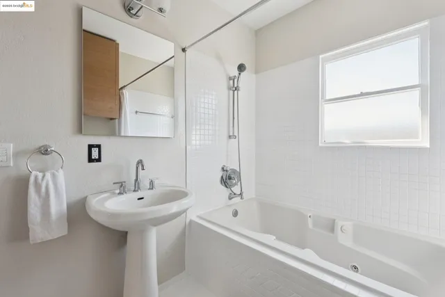 $799,000 | 4621 Walnut Street, Oakland, CA 94619