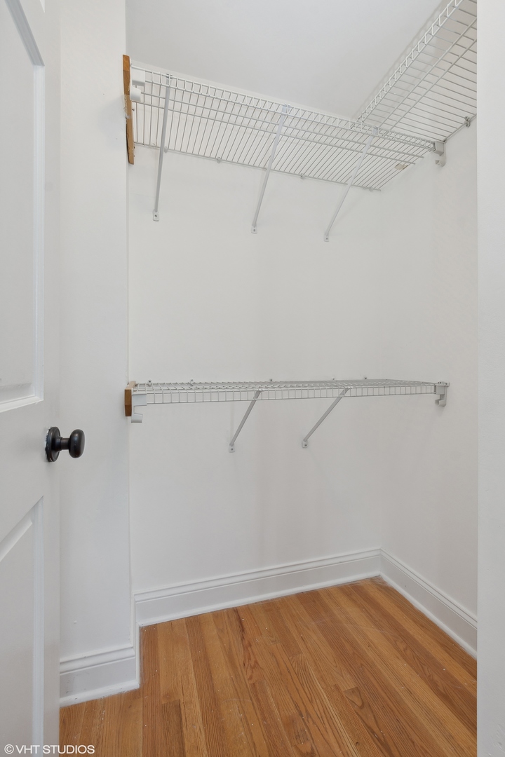 4144 North Sheridan Road, Unit 205 Chicago, IL 60613 - Photo 15 of 18 a view of small space