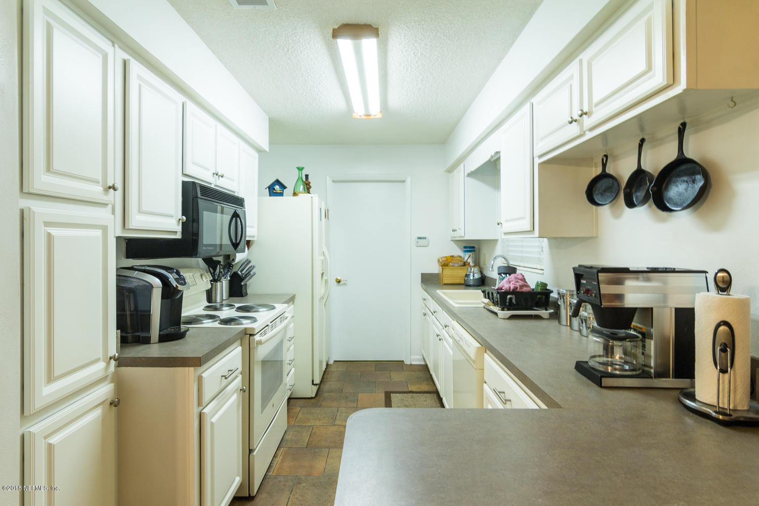 3880 Bo Tree Road Jacksonville, FL 32210 - Photo 9 of 15 Kitchen