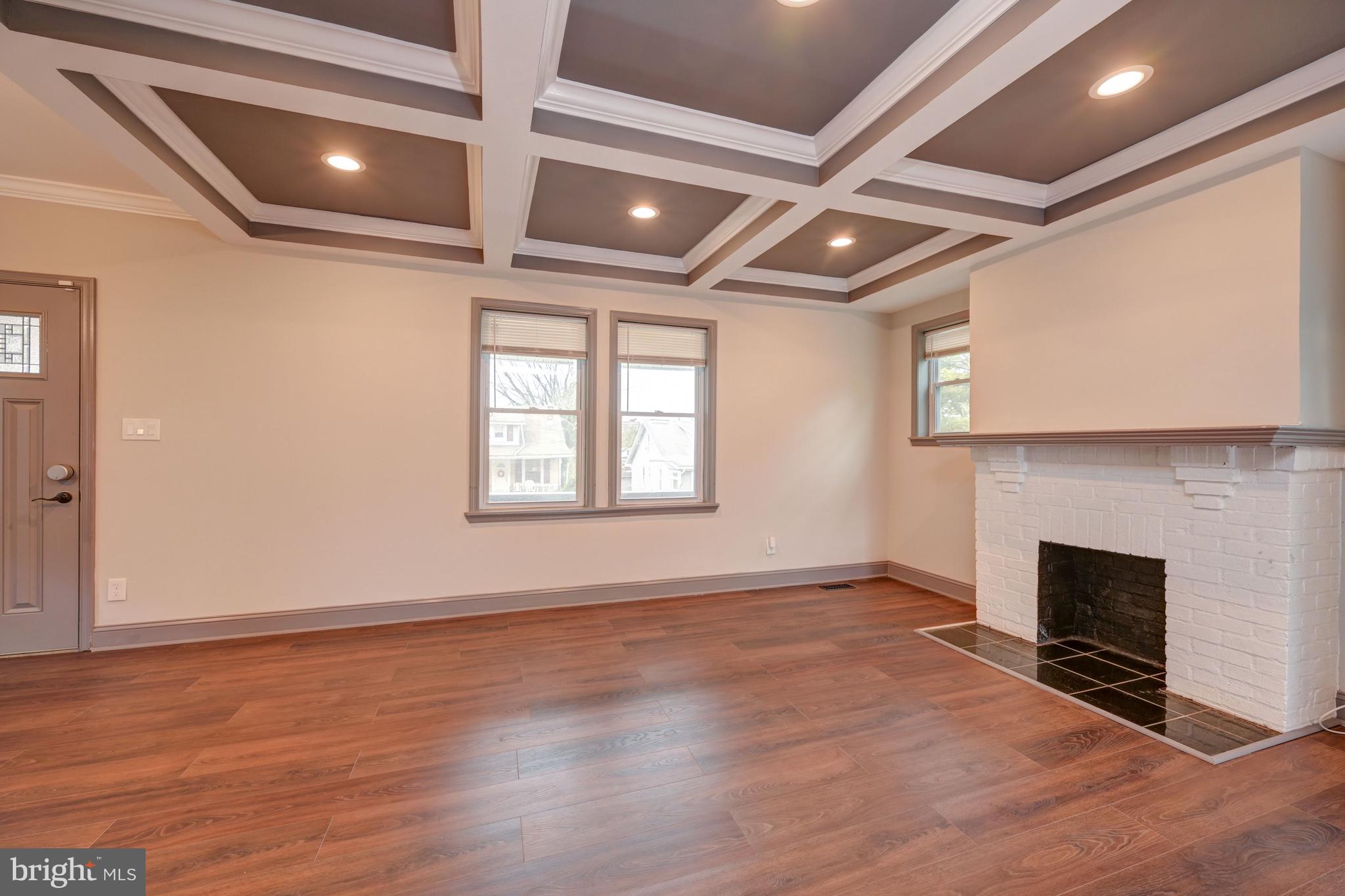 5707 Winner Avenue Baltimore, MD 21215 - Photo 9 of 47 Living Room