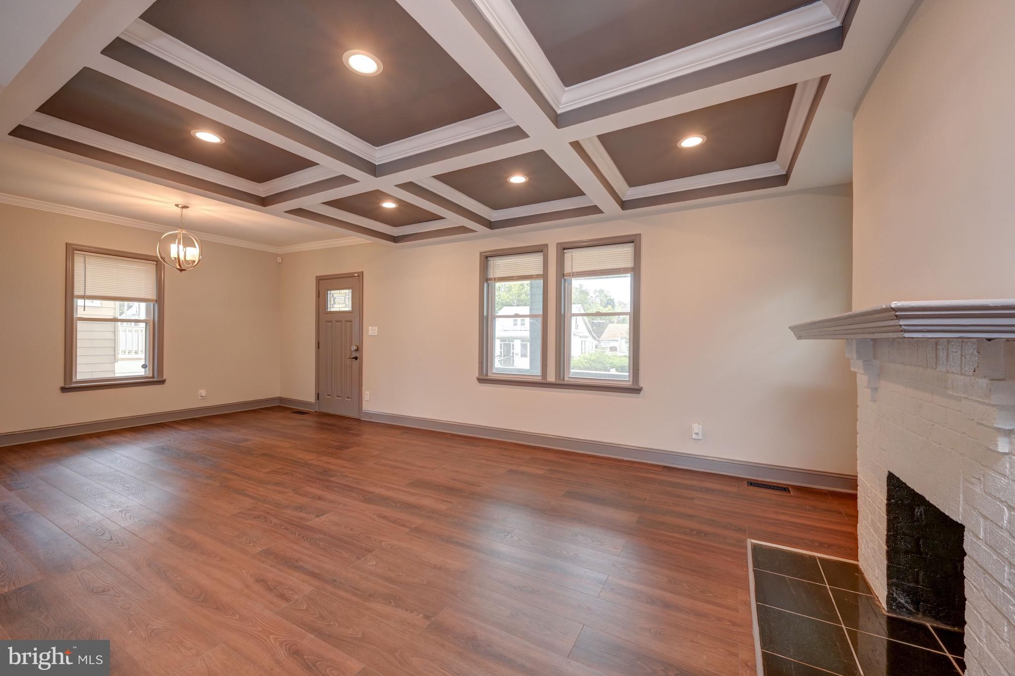 5707 Winner Avenue Baltimore, MD 21215 - Photo 10 of 47 Living Room