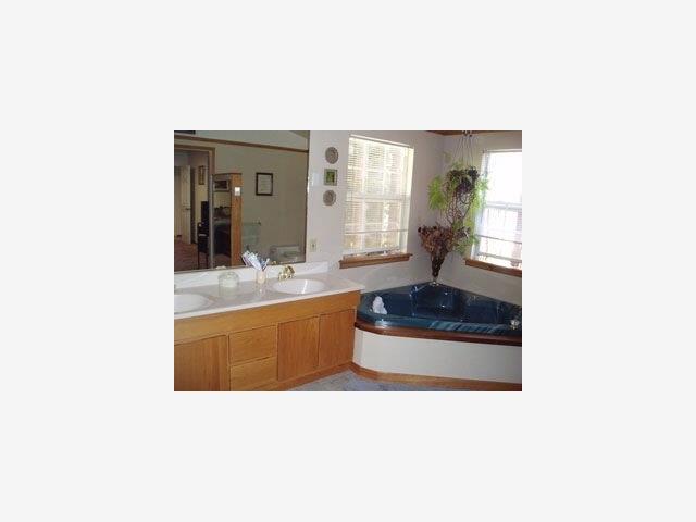 571 Valley View Road Ben Lomond, CA 95005 - Photo 4 of 5 Gallery Image 4