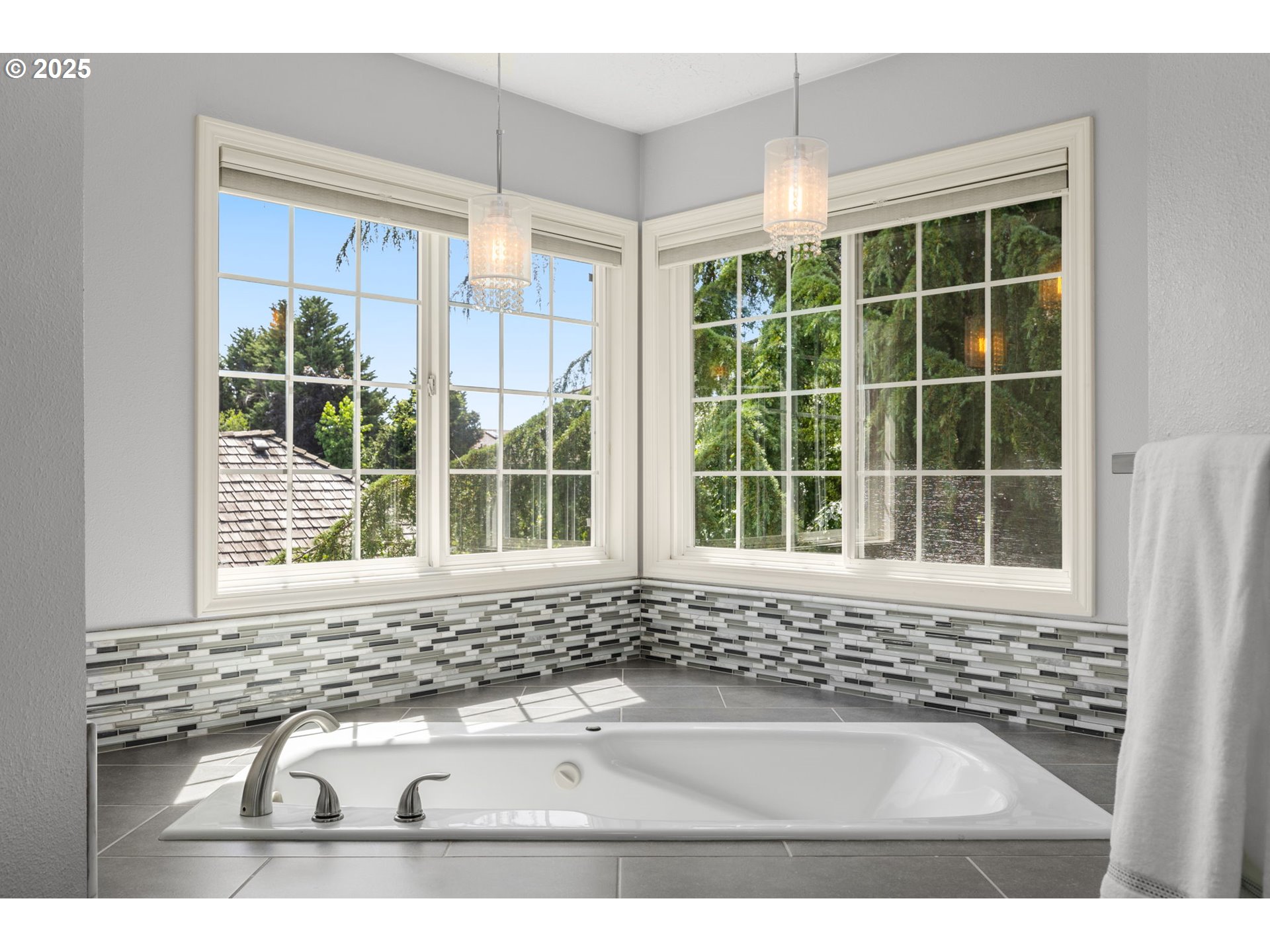 6783 Apollo Road West Linn, OR 97068 - Photo 21 of 42 a black and white photo of a house