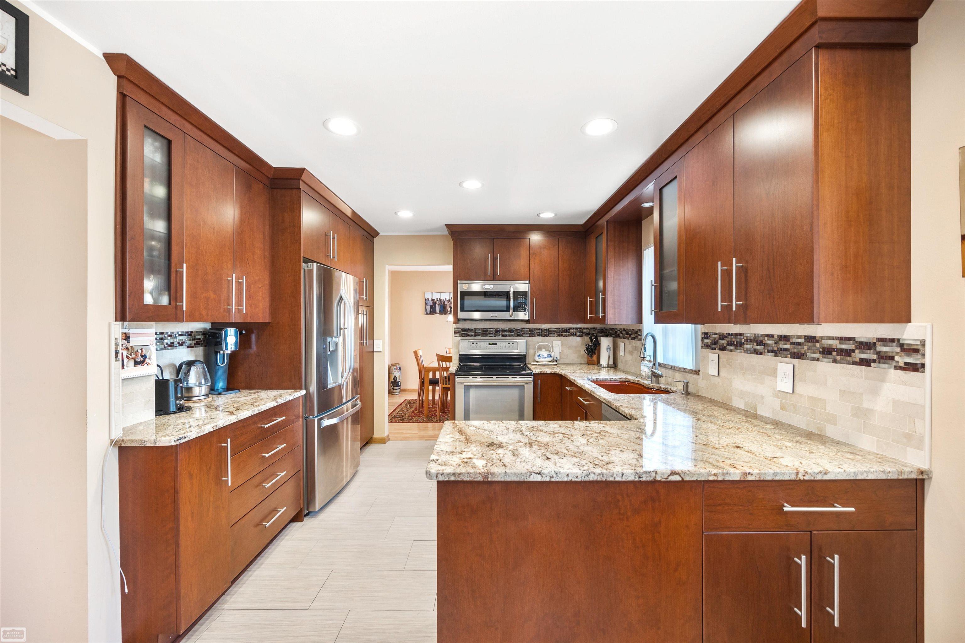 1693 Dennett Lane Rochester Hills, MI 48307 - Photo 16 of 53