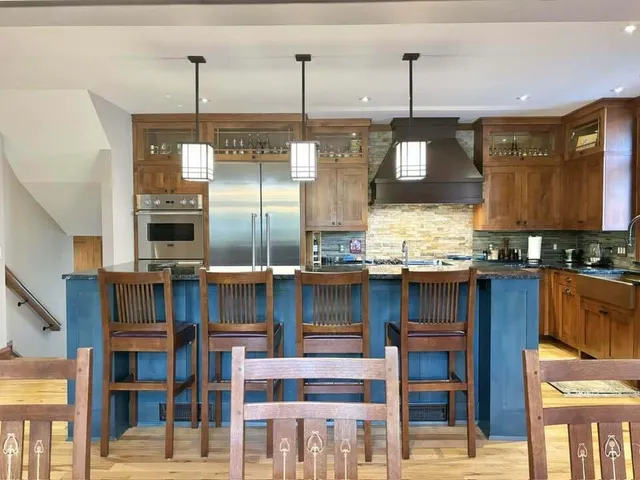 $2,499,999 | 802 East Silver Spring Drive, Whitefish Bay, WI 53217