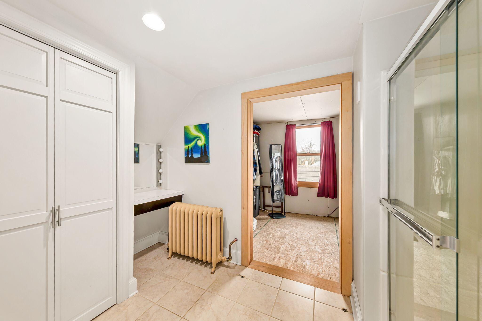 802 East Silver Spring Drive Whitefish Bay, WI 53217 - Photo 62 of 99 BATH & WIC IN THE PRIMARY SUITE