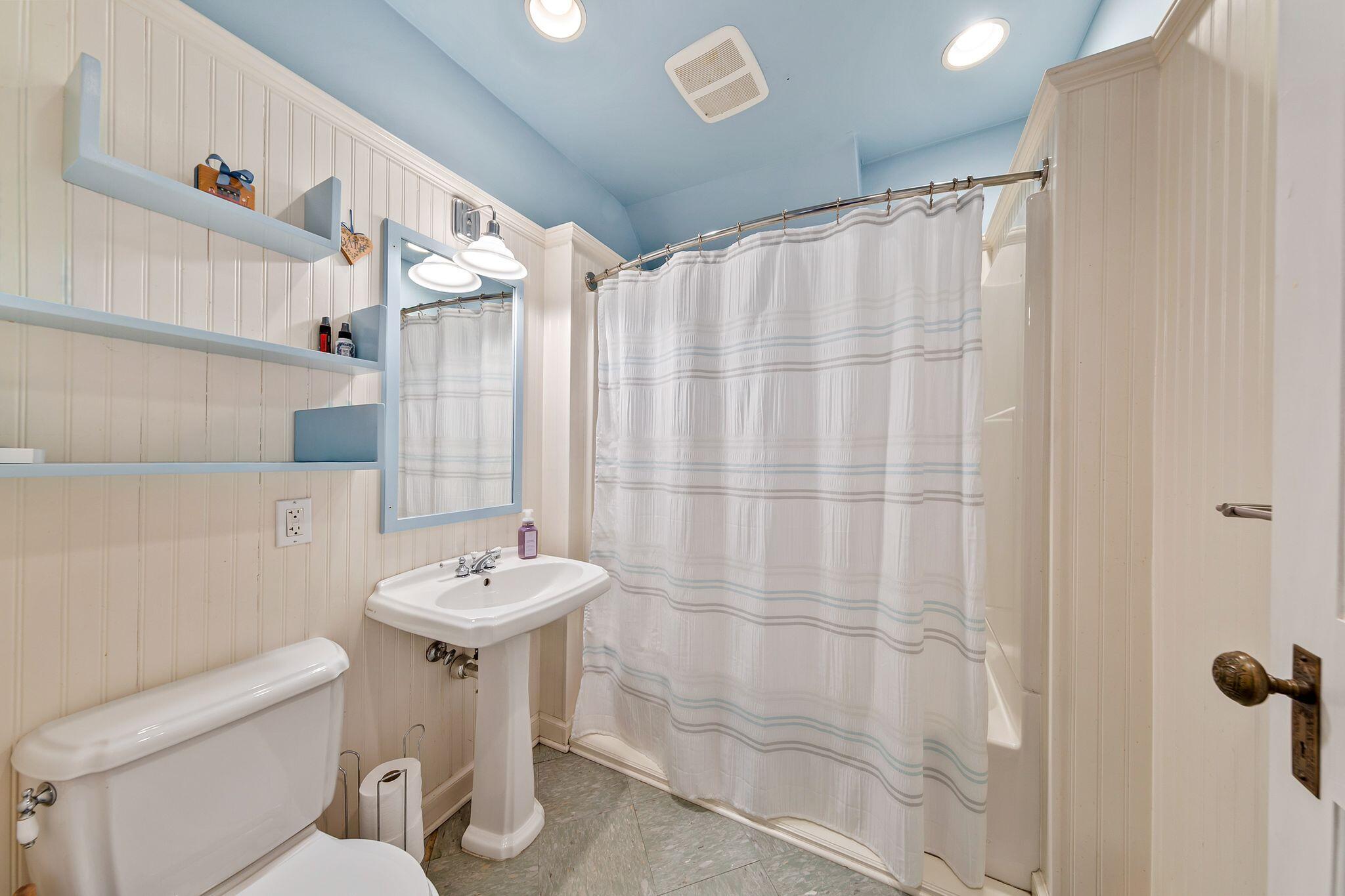 802 East Silver Spring Drive Whitefish Bay, WI 53217 - Photo 69 of 99 FULL BATH ON THE SECOND FLOOR