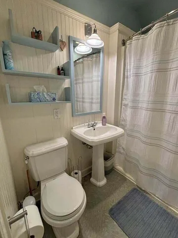 $2,499,999 | 802 East Silver Spring Drive, Whitefish Bay, WI 53217