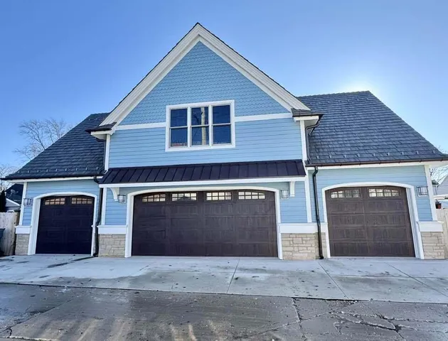 $2,499,999 | 802 East Silver Spring Drive, Whitefish Bay, WI 53217