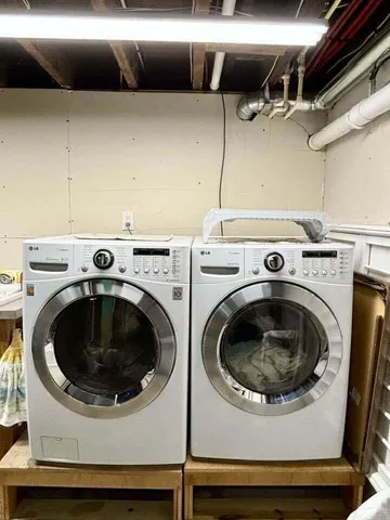 $2,499,999 | 802 East Silver Spring Drive, Whitefish Bay, WI 53217