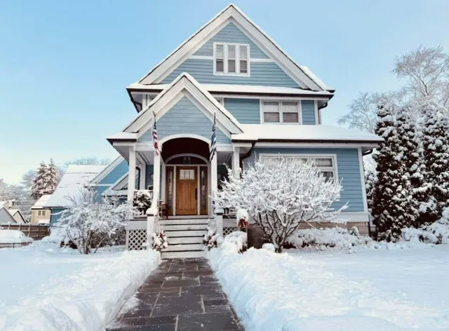 $2,499,999 | 802 East Silver Spring Drive, Whitefish Bay, WI 53217