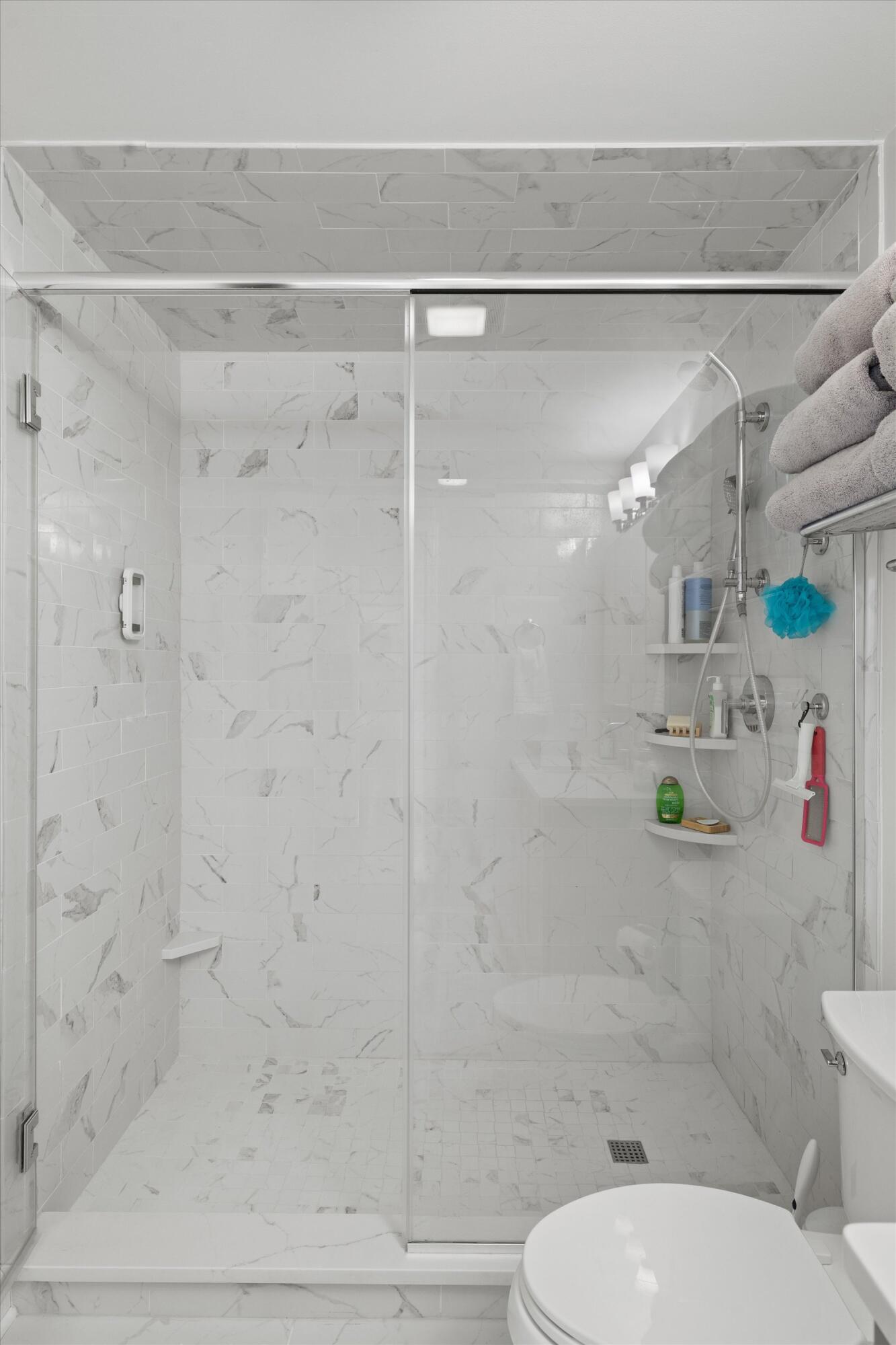 207 55th Street, Unit B Kenosha, WI 53140 - Photo 16 of 30 25-IMG_5671