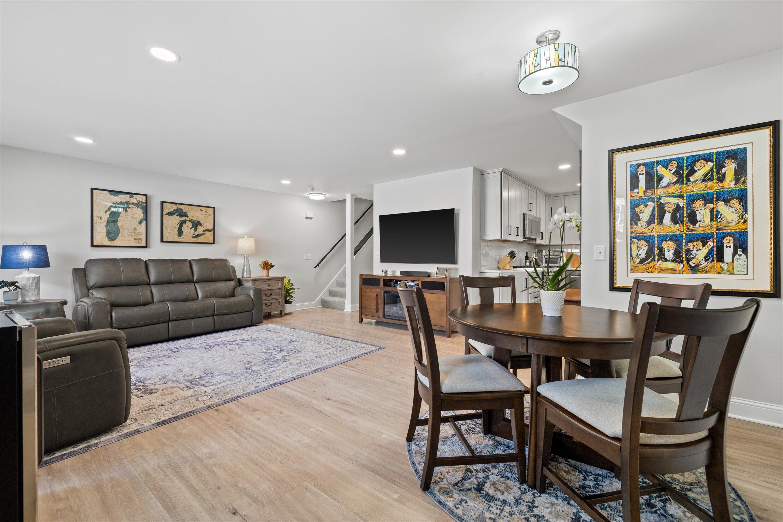 207 55th Street, Unit B Kenosha, WI 53140 - Photo 3 of 30 18-IMG_5646