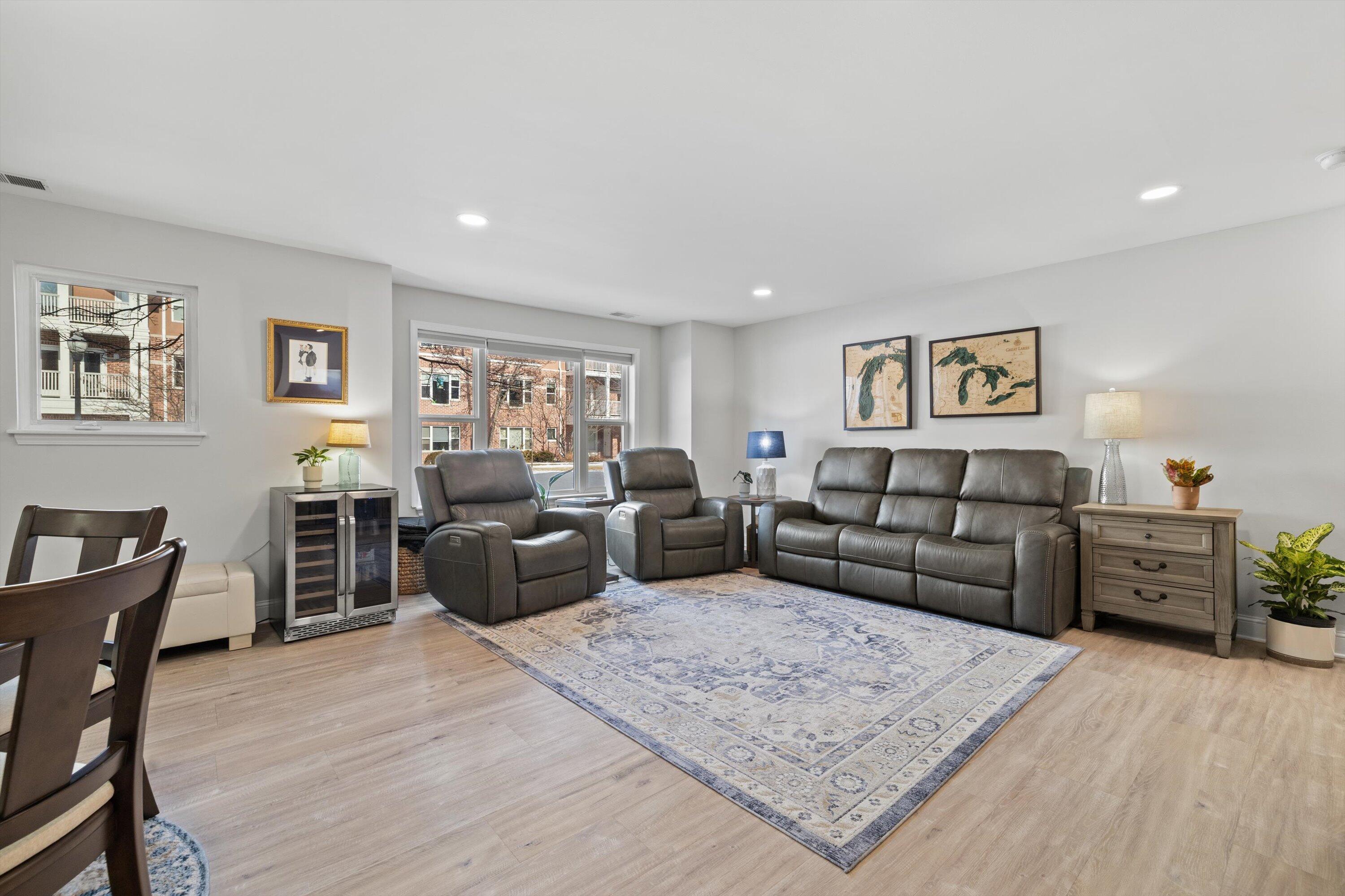 207 55th Street, Unit B Kenosha, WI 53140 - Photo 5 of 30 15-IMG_5634