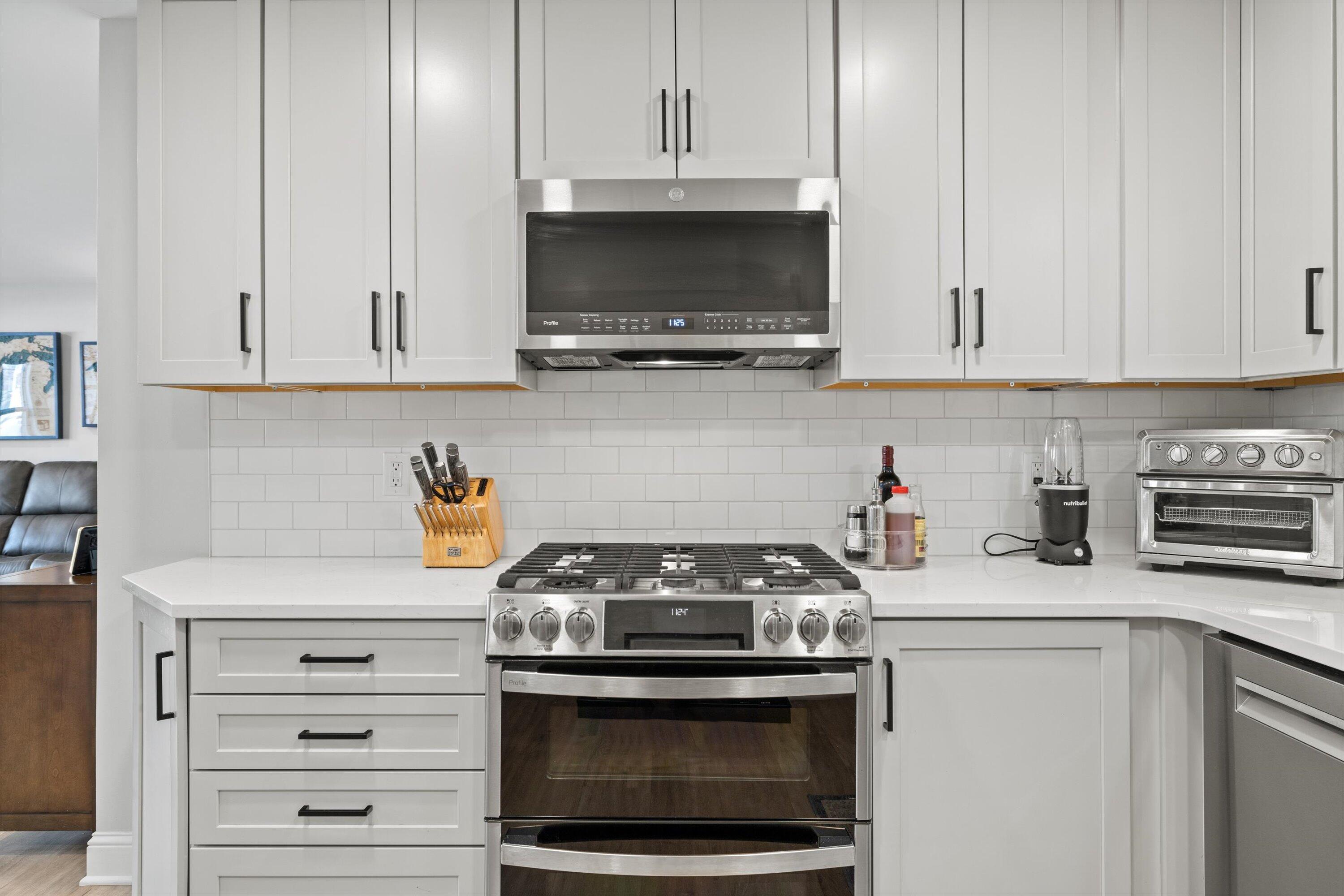 207 55th Street, Unit B Kenosha, WI 53140 - Photo 10 of 30 13-IMG_5625