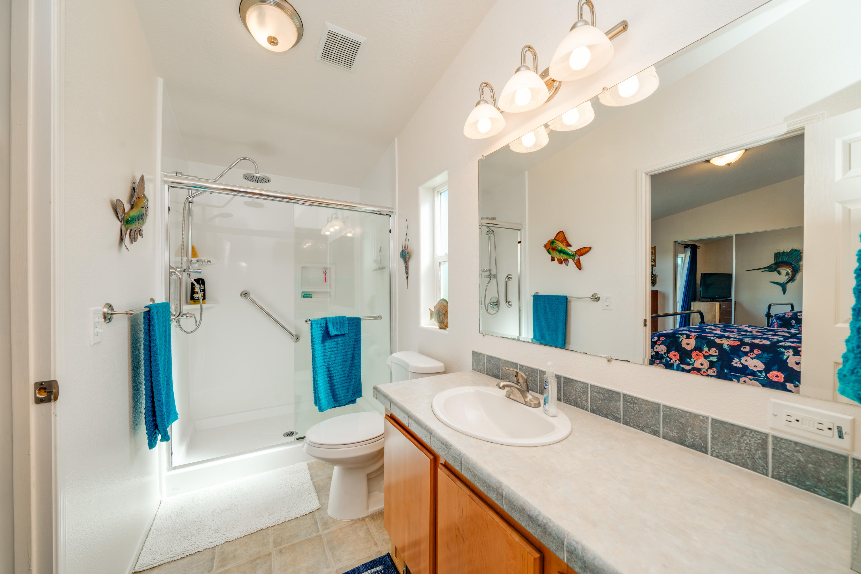 178 South River View Street Wheeler, OR 97147 - Photo 10 of 32 Master bathroom