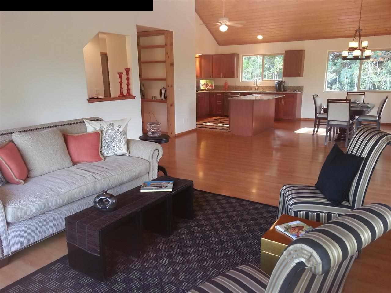 1450 Kauhikoa Road Haiku, HI 96708 - Photo 9 of 30 a living room with furniture