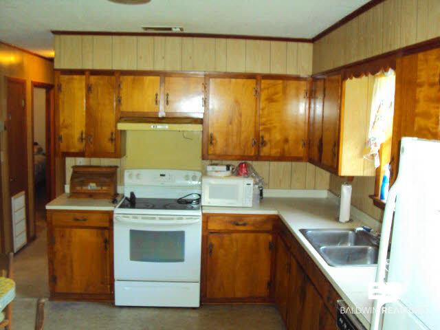 16215 Tolbert Road Bay Minette, AL 36507 - Photo 3 of 17 Kitchen 1