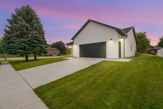 $375,000 | 317 Waterford Estates Drive, Bloomington, IL 61704