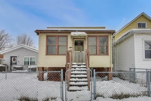 $89,900 | 9027 South Drexel Avenue, Chicago, IL 60619