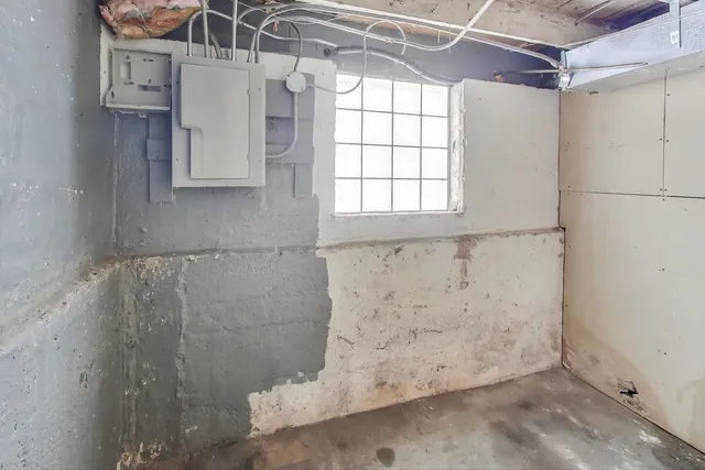 $89,900 | 9027 South Drexel Avenue, Chicago, IL 60619