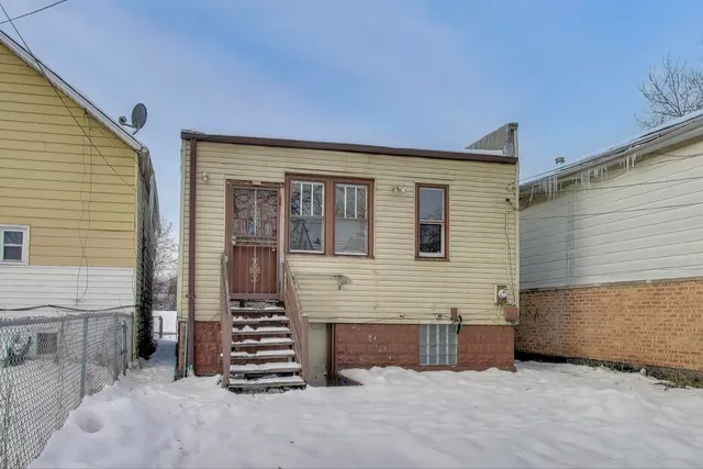 $89,900 | 9027 South Drexel Avenue, Chicago, IL 60619
