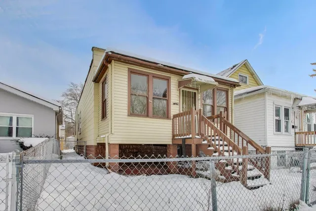 $89,900 | 9027 South Drexel Avenue, Chicago, IL 60619