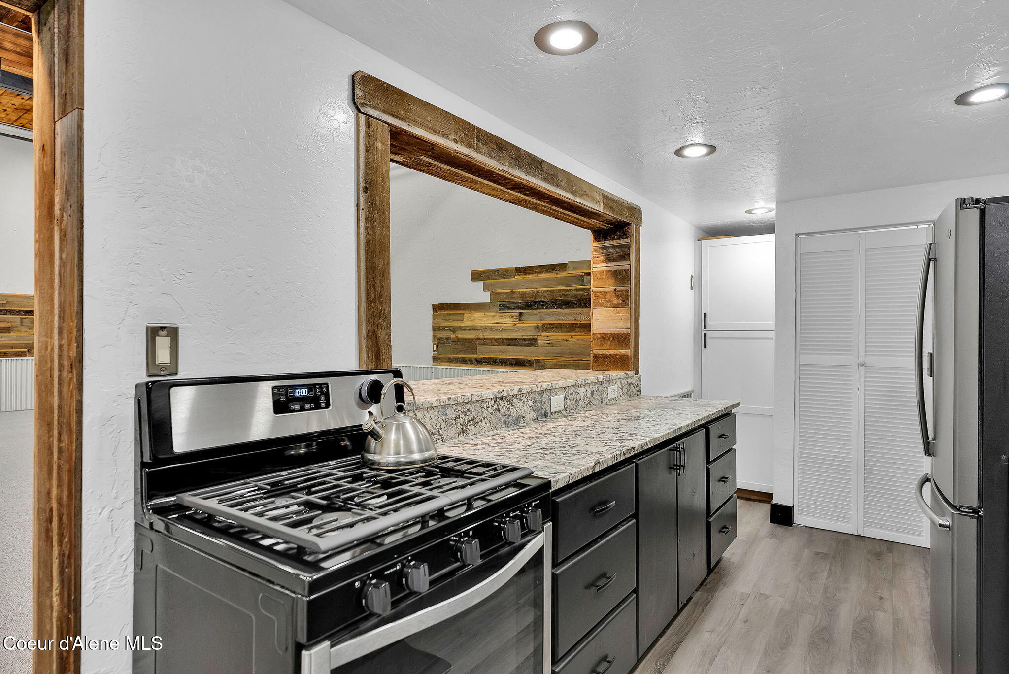 1715 Sherman Avenue Coeur D'Alene, ID 83814 - Photo 14 of 34 13-web-or-mls-Skylight - Darren-33