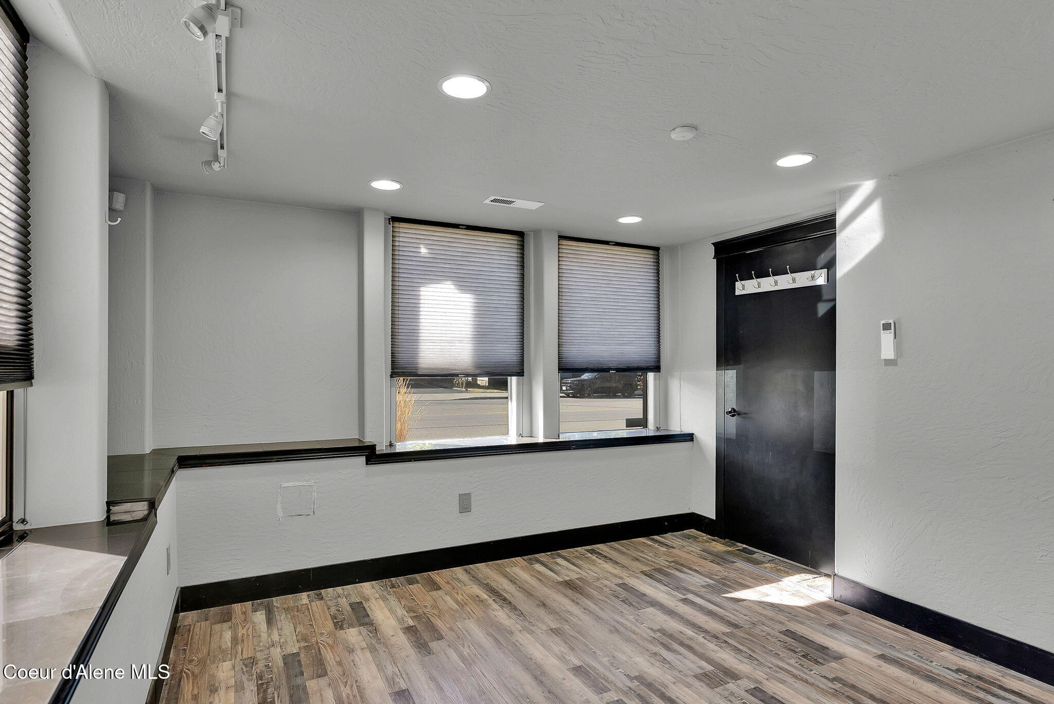 1715 Sherman Avenue Coeur D'Alene, ID 83814 - Photo 18 of 34 17-web-or-mls-Skylight - Darren-27