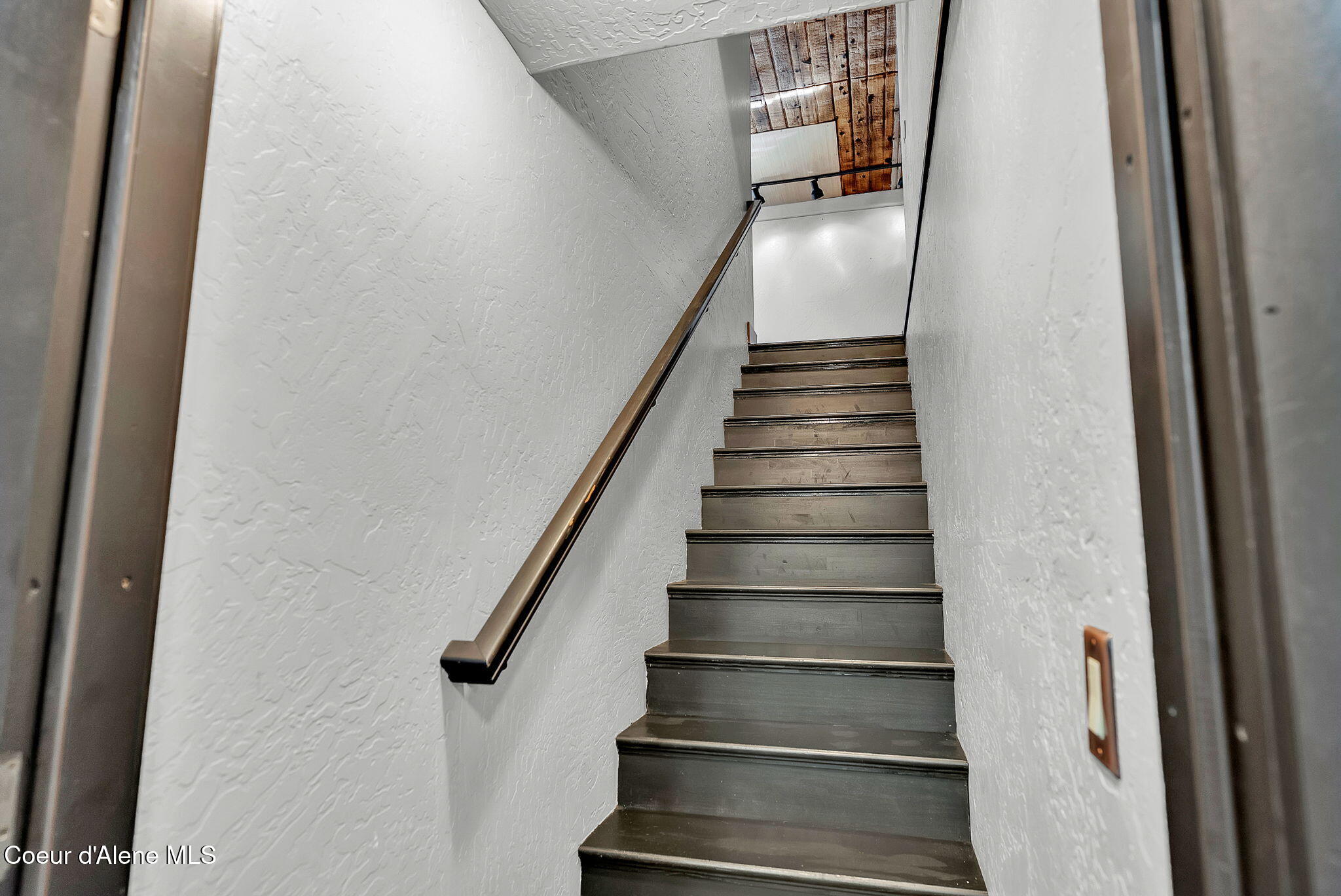 1715 Sherman Avenue Coeur D'Alene, ID 83814 - Photo 19 of 34 19-web-or-mls-Skylight - Darren-23