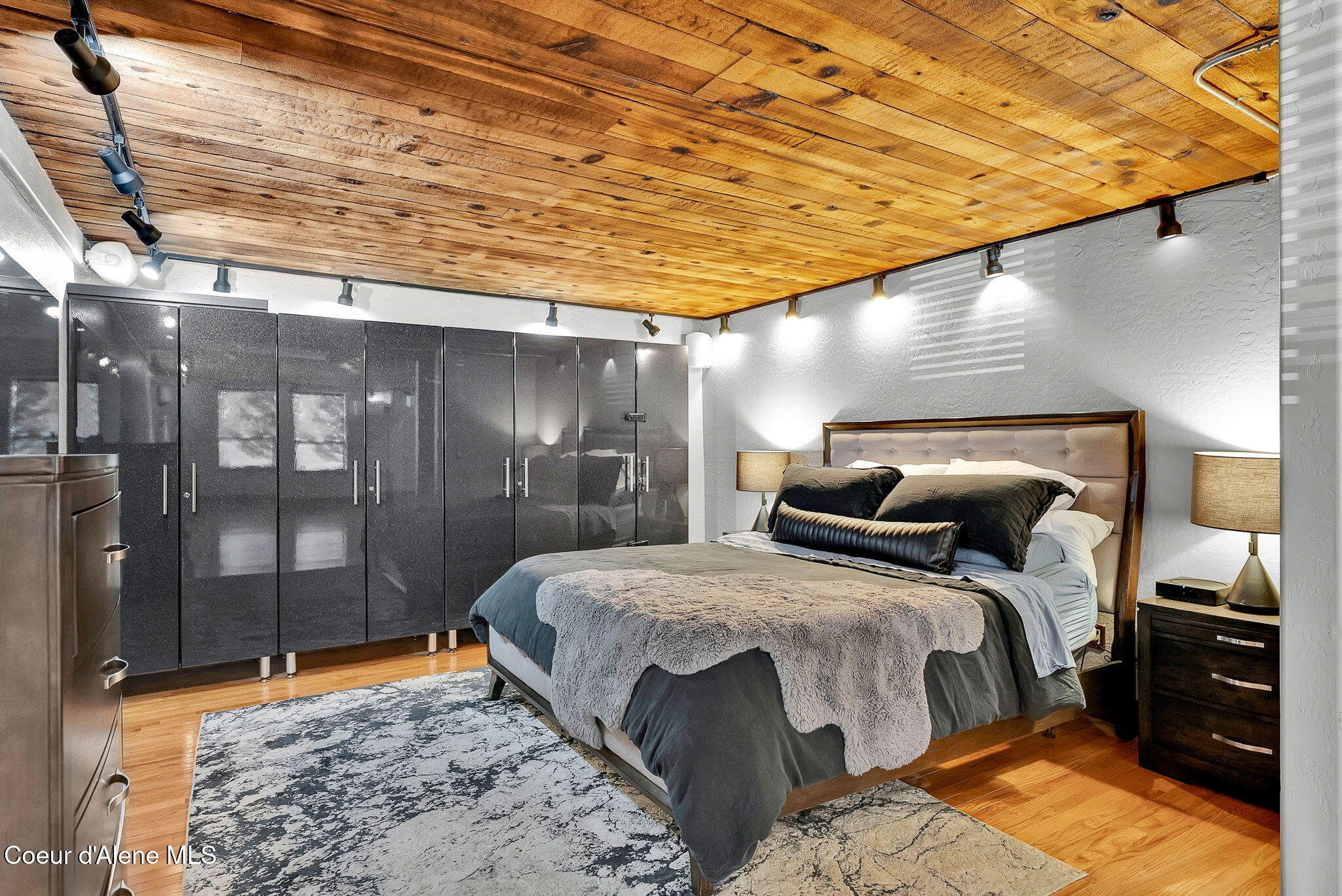 1715 Sherman Avenue Coeur D'Alene, ID 83814 - Photo 21 of 34 21-web-or-mls-Skylight - Darren-21