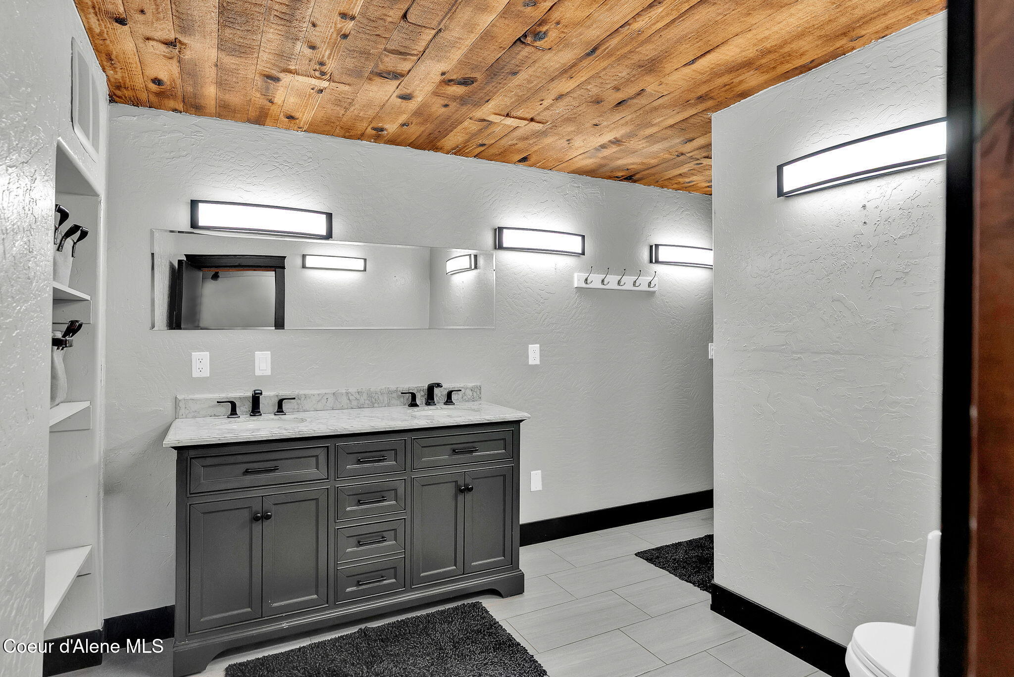 1715 Sherman Avenue Coeur D'Alene, ID 83814 - Photo 26 of 34 26-web-or-mls-Skylight - Darren-15